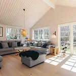 Retreat With Outdoor Lounge Area *