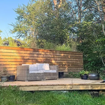 Retreat With Outdoor Lounge Area *