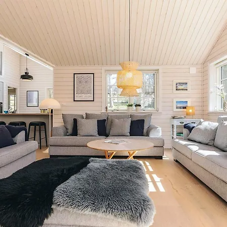 Retreat With Outdoor Lounge Area בית נופש *