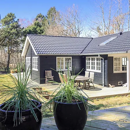 בית נופש Retreat With Outdoor Lounge Area Vejby